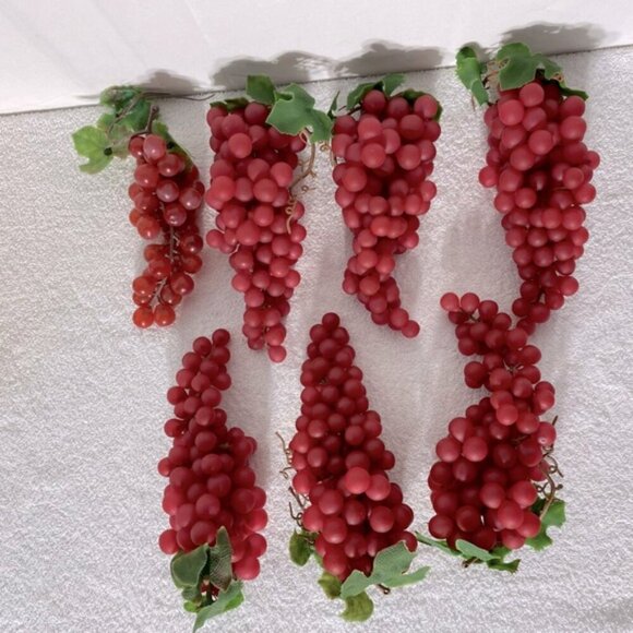 Vintage Rubber/Vinyl Decorative Red Grape Clusters x7 - Picture 4 of 10